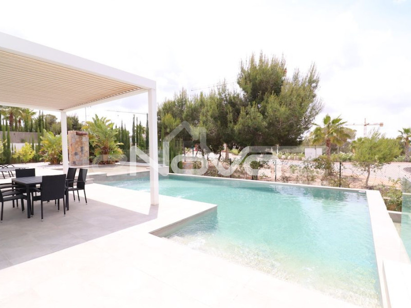 Unglaubliche, hochmoderne Villa mit 3 Schlafzimmern und privatem Pool in der prestigeträchtigen Gegend von Las Colinas.. #1553