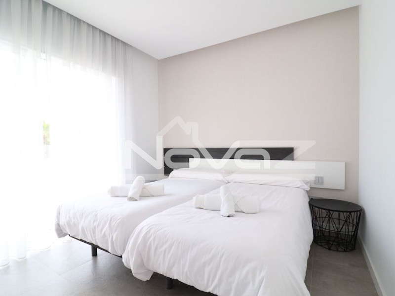 Unglaubliche, hochmoderne Villa mit 3 Schlafzimmern und privatem Pool in der prestigeträchtigen Gegend von Las Colinas.. #1553