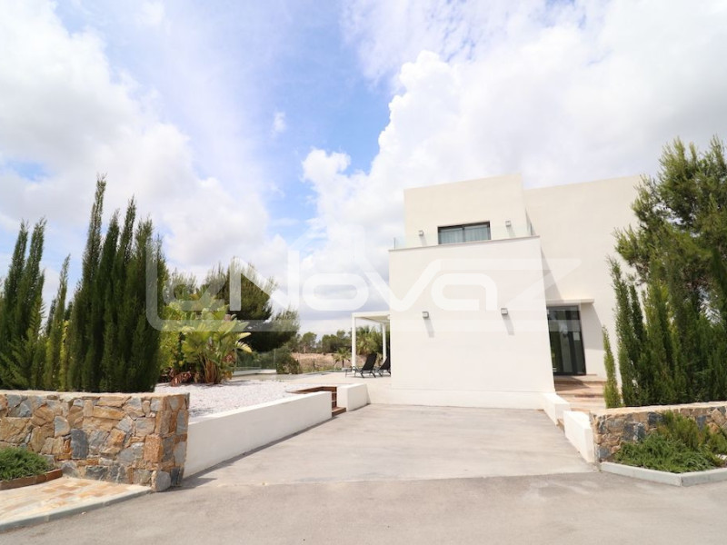 Unglaubliche, hochmoderne Villa mit 3 Schlafzimmern und privatem Pool in der prestigeträchtigen Gegend von Las Colinas.. #1553