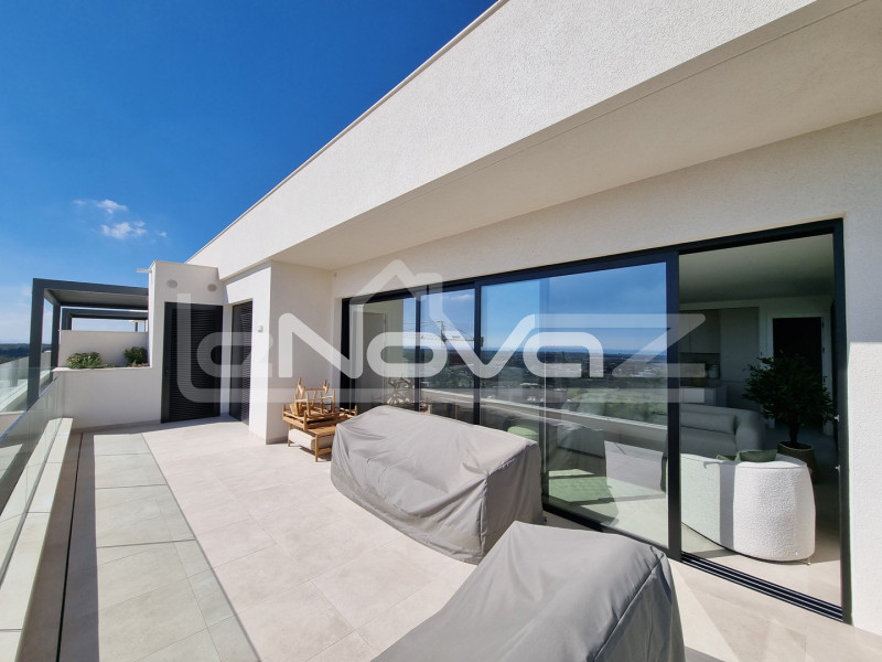 Penthouse in Las Colina. #1794