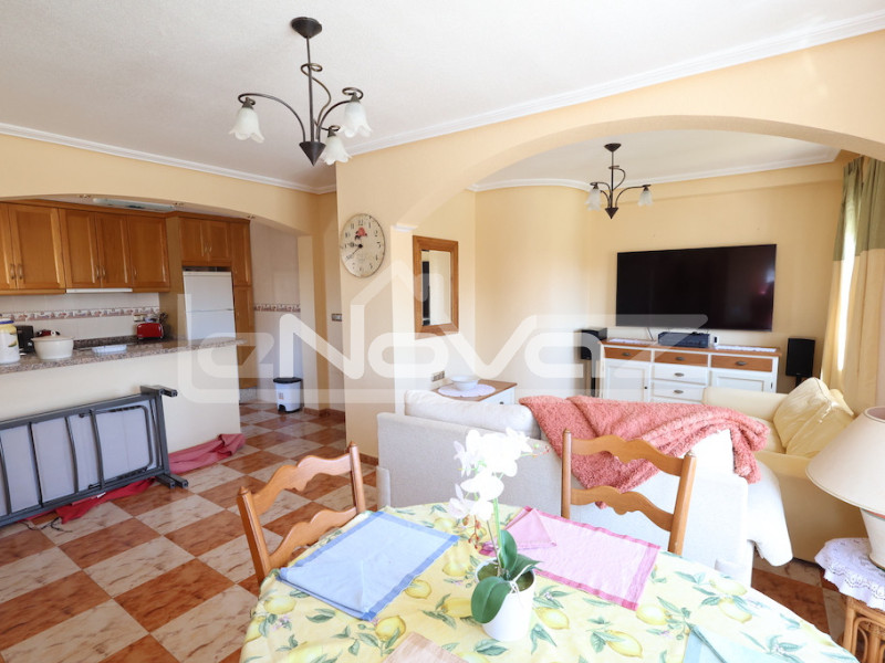 Maison de ville d'angle avec terrain incroyable et orientation sud à Lomas de Cabo Roig.. #1858