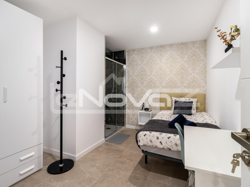 Un apartamento increíble en el centro de Alikant, ideal para inversores o familias numerosas.. #1896