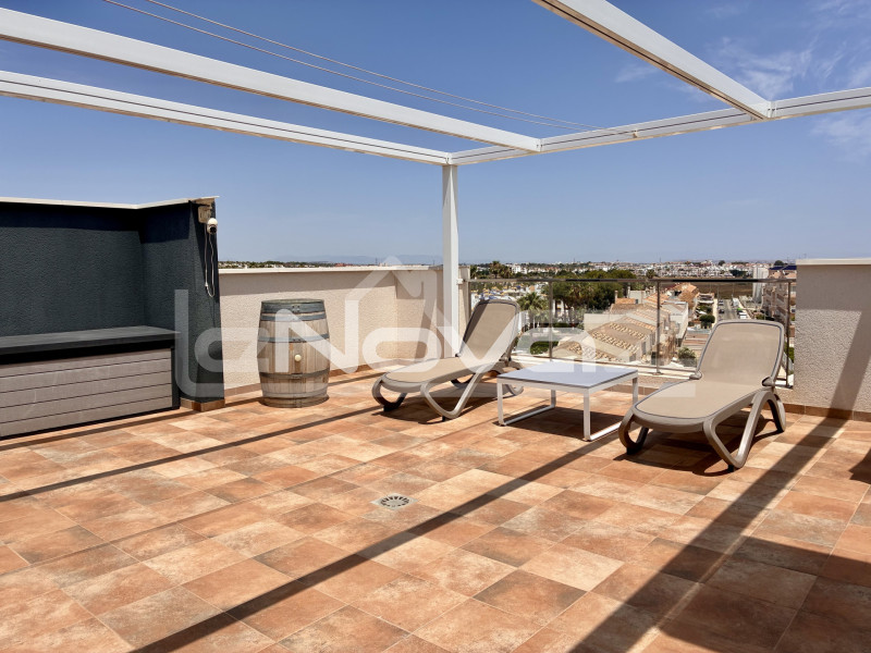 Comfortable 3 bedroom penthouse in Green Hills urbanization. #1943