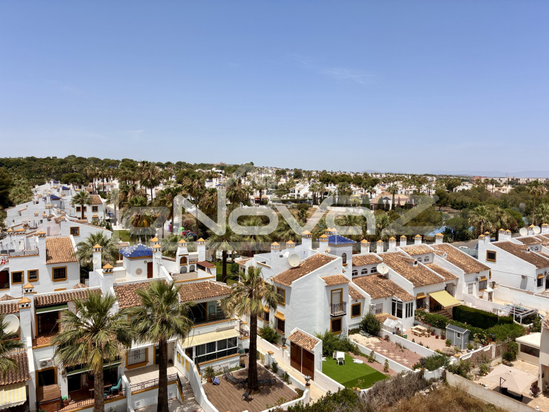 Comfortable 3 bedroom penthouse in Green Hills urbanization. #1943