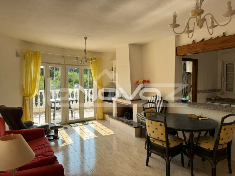 Villa de 4 dormitorios en Cabo Roig. #2024