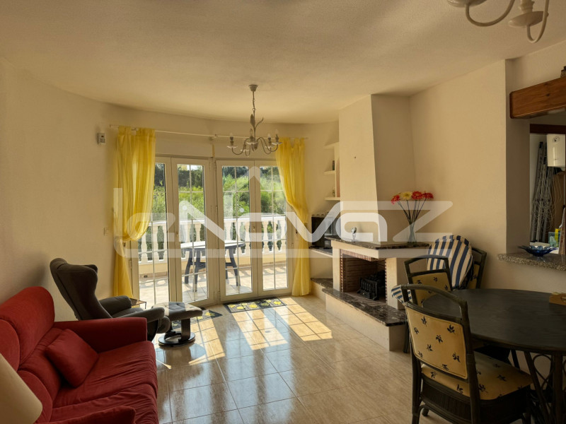 Villa de 4 dormitorios en Cabo Roig. #2024