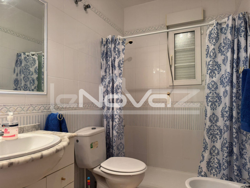 Villa de 4 dormitorios en Cabo Roig. #2024