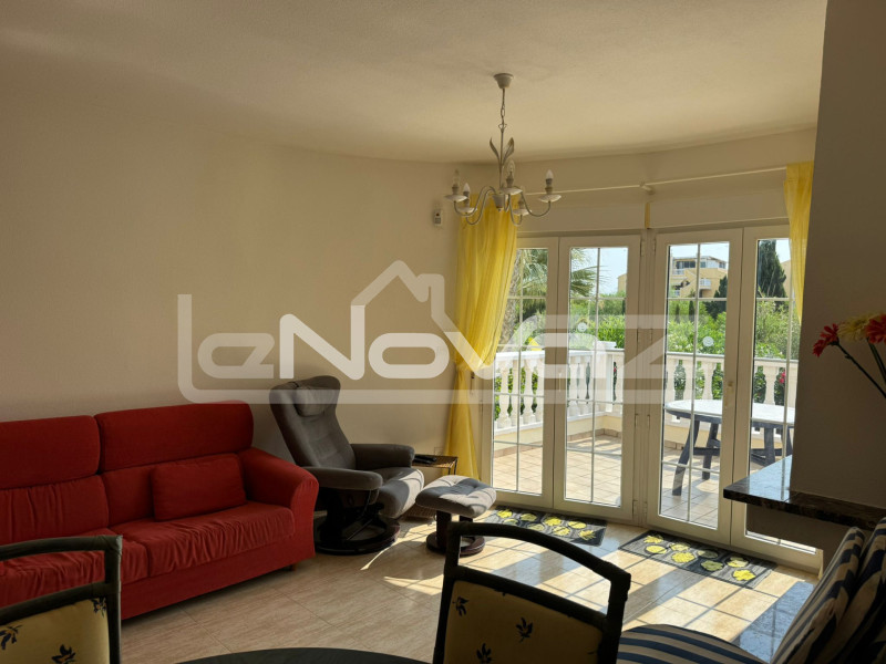 Villa de 4 dormitorios en Cabo Roig. #2024