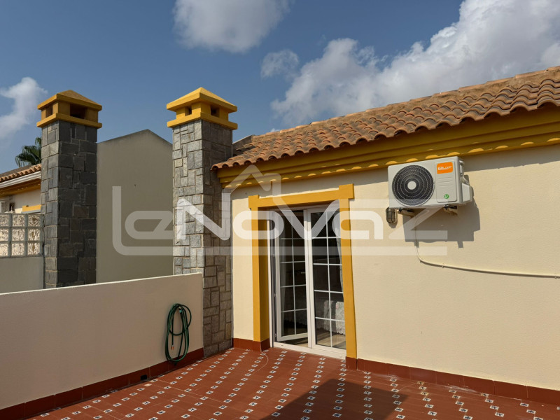 Villa de 4 dormitorios en Cabo Roig. #2024