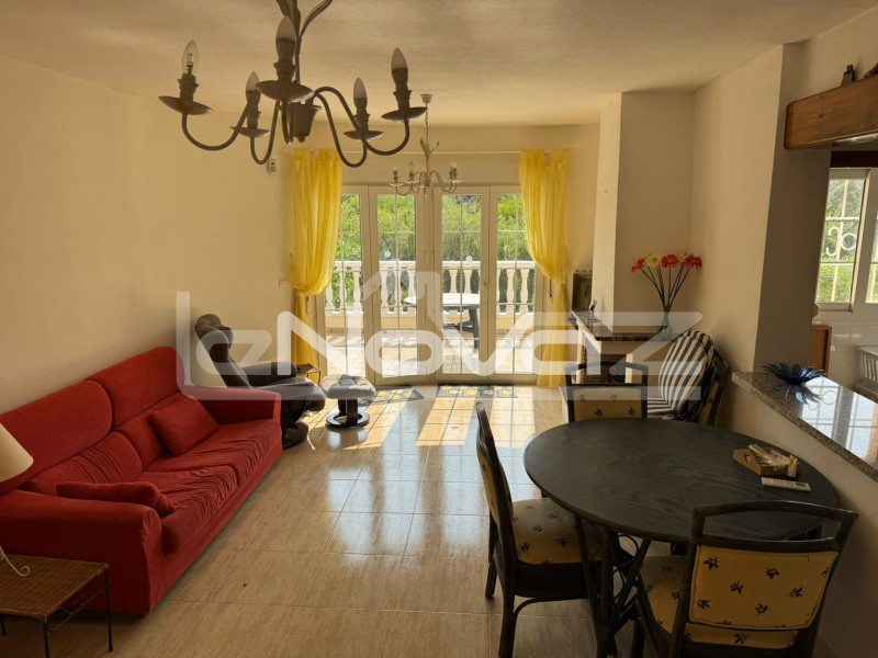 Villa de 4 dormitorios en Cabo Roig. #2024
