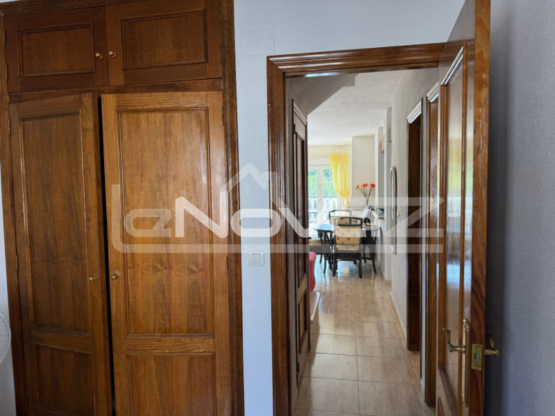 Villa de 4 dormitorios en Cabo Roig. #2024
