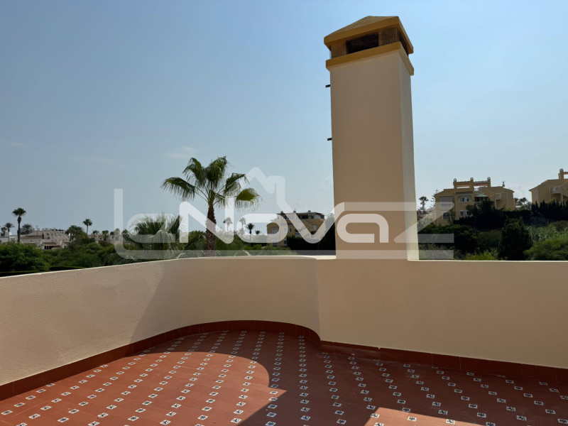 Villa de 4 dormitorios en Cabo Roig. #2024