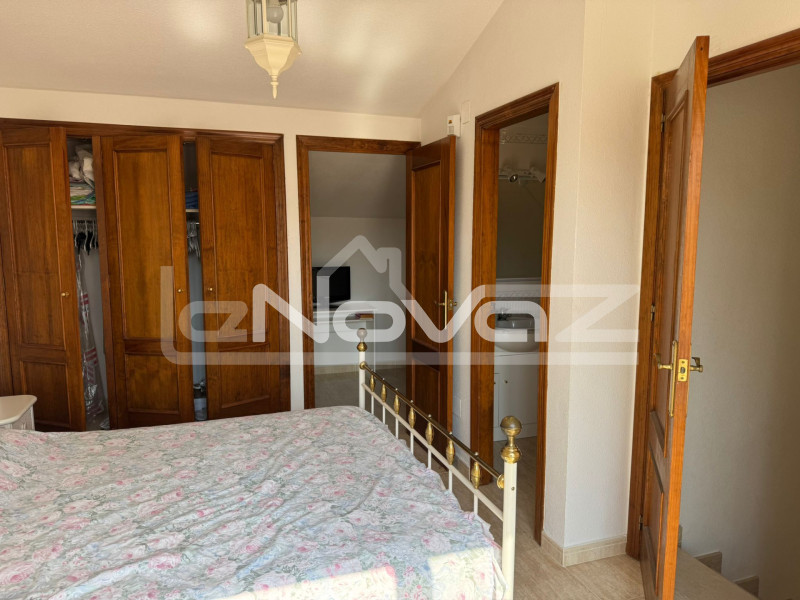 Villa de 4 dormitorios en Cabo Roig. #2024