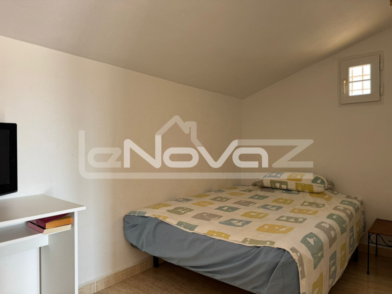 Villa de 4 dormitorios en Cabo Roig. #2024
