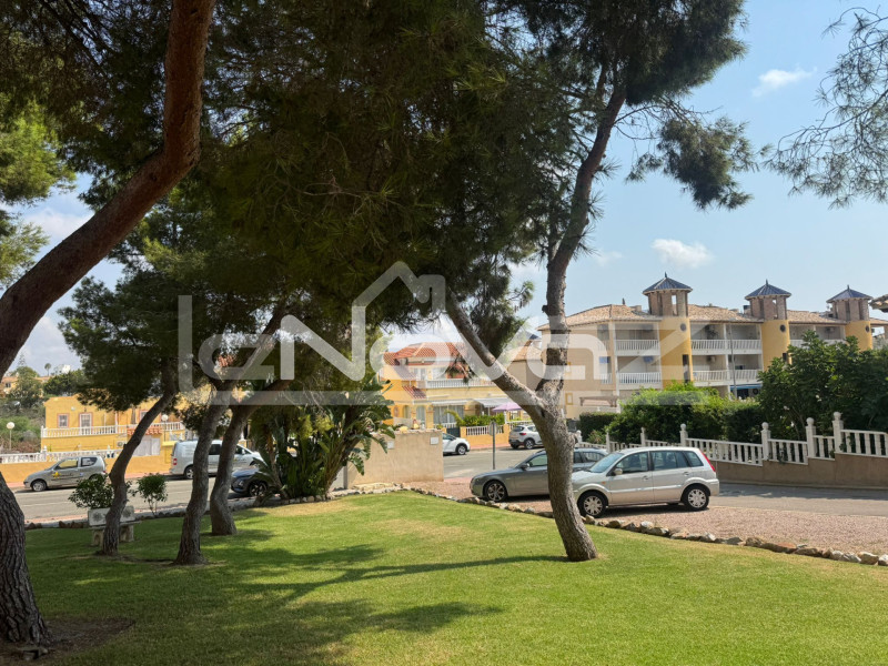 Penthouse mit 2 Schlafzimmern in Villamartín. #2025