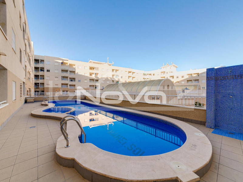 Apartamento de 2 dormitorios en Torrevieja. #2027