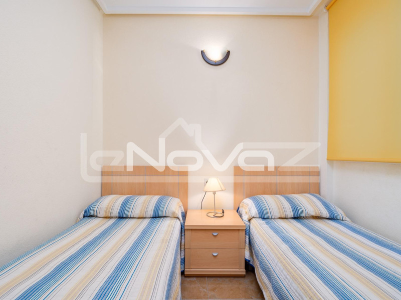 Apartamento de 2 dormitorios en Torrevieja. #2027