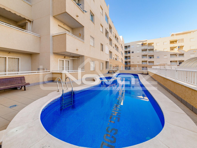 Apartamento de 2 dormitorios en Torrevieja. #2027