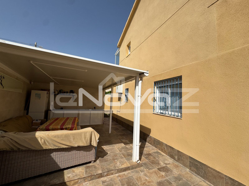 Renovated detached villa in Villamartín, south-facing. #2044