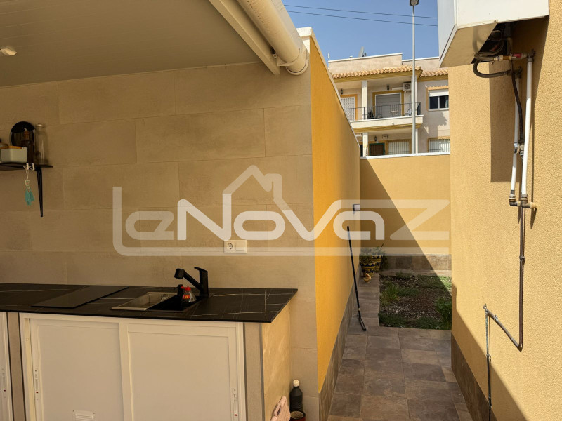 Renovated detached villa in Villamartín, south-facing. #2044