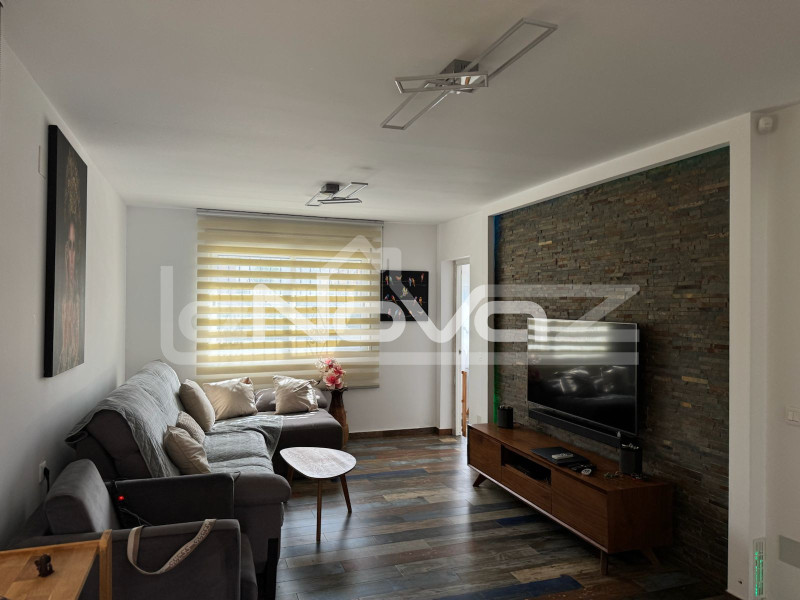 Renovated detached villa in Villamartín, south-facing. #2044