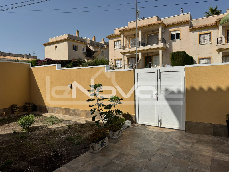 Renovated detached villa in Villamartín, south-facing. #2044