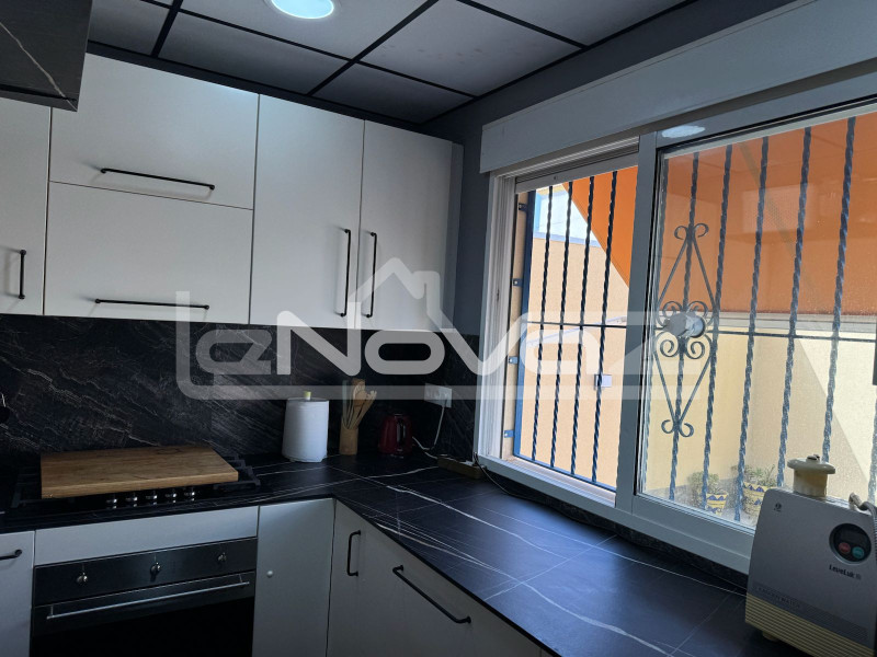 Renovated detached villa in Villamartín, south-facing. #2044