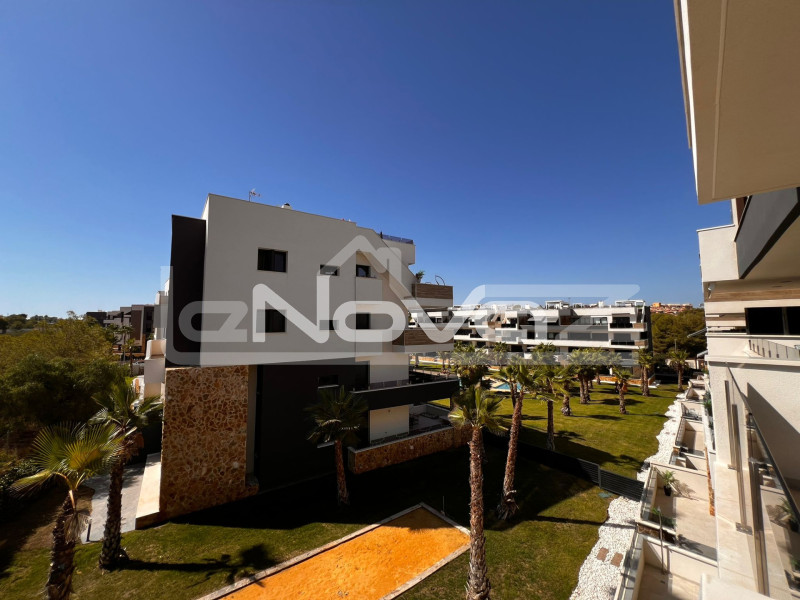 Newly built apartment in Villamartín with spa and luxurious common areas. #2045
