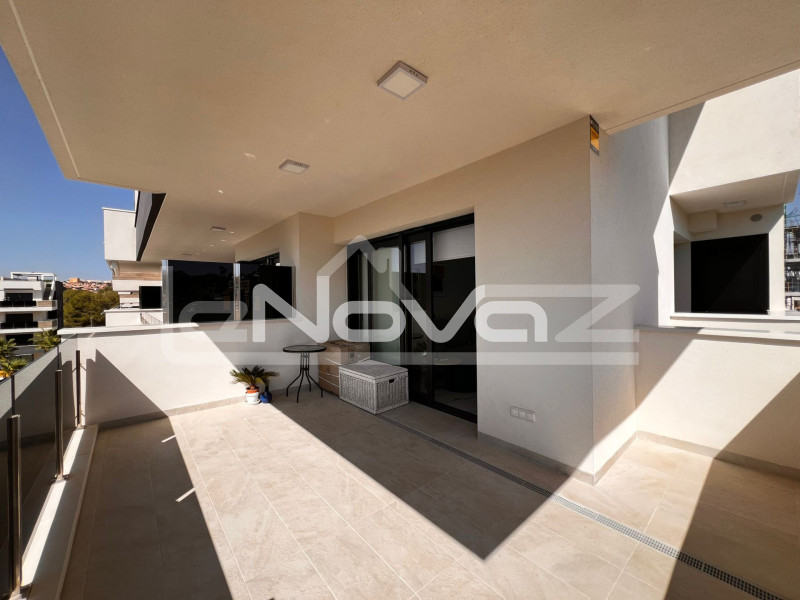 Newly built apartment in Villamartín with spa and luxurious common areas. #2045