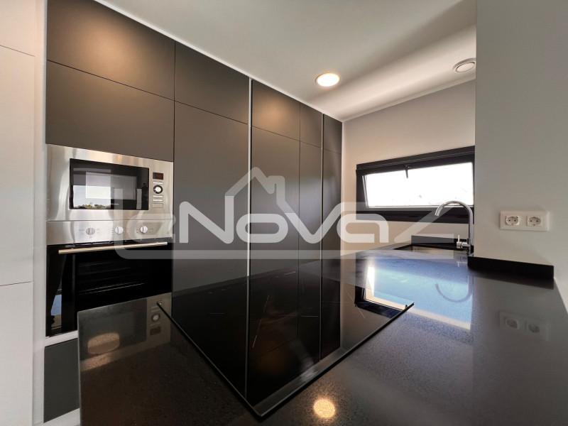 Newly built apartment in Villamartín with spa and luxurious common areas. #2045