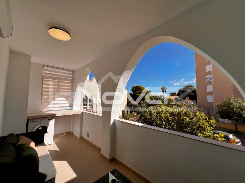 Felújított első emeleti apartman 10 percre a La Zenia strandtól. #2050