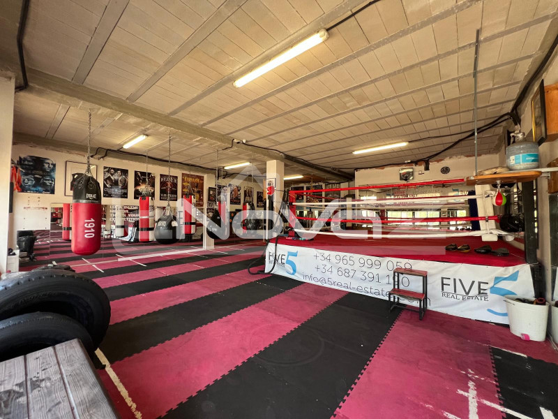 Uthyres: Nyckelfärdig verksamhet - Utrustat gym i Villamartin. #2054