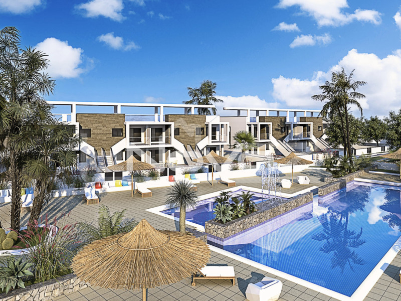 Neu gebaute Apartments und Bungalows in Mil Palmeras, nur wenige Meter vom Meer entfernt. #2055