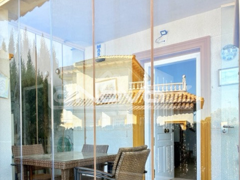 Bungalow de trois étages à Lomas De Cabo Roig. #2072