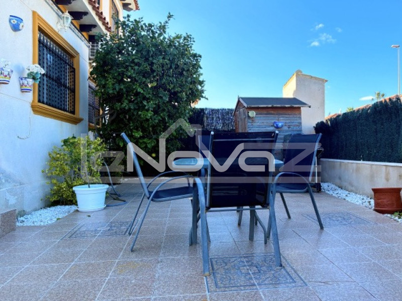 Bungalow de trois étages à Lomas De Cabo Roig. #2072