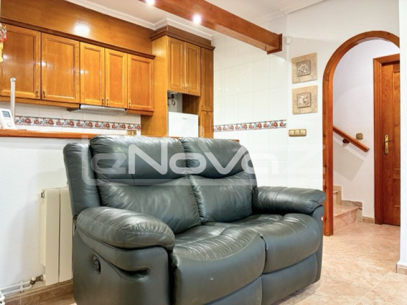 Bungalow de trois étages à Lomas De Cabo Roig. #2072