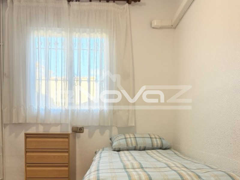 Bungalow de trois étages à Lomas De Cabo Roig. #2072