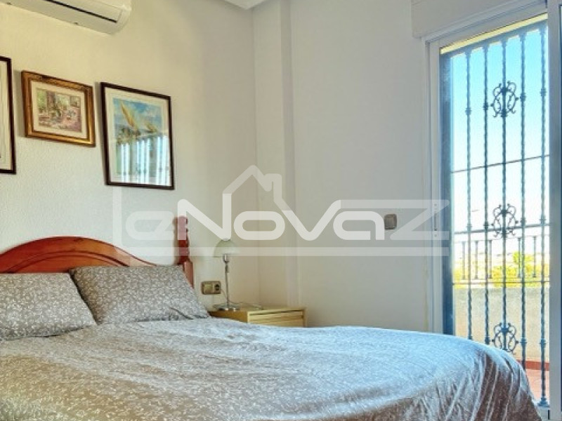 Bungalow de trois étages à Lomas De Cabo Roig. #2072