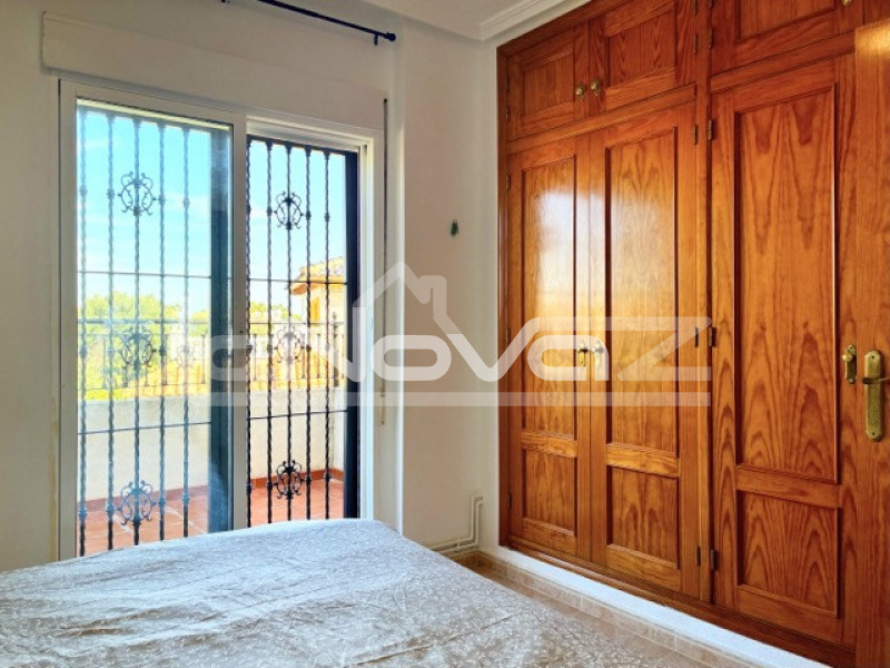 Bungalow de trois étages à Lomas De Cabo Roig. #2072