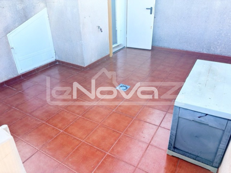 Bungalow de trois étages à Lomas De Cabo Roig. #2072