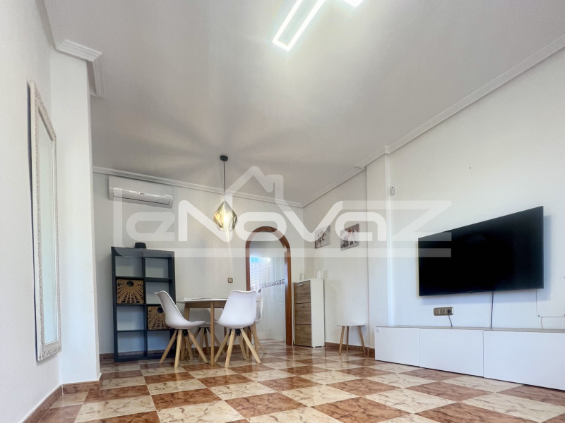 Sonnige Zweizimmerwohnung im ruhigen Viertel Lomas de Cabo Roig.. #2077