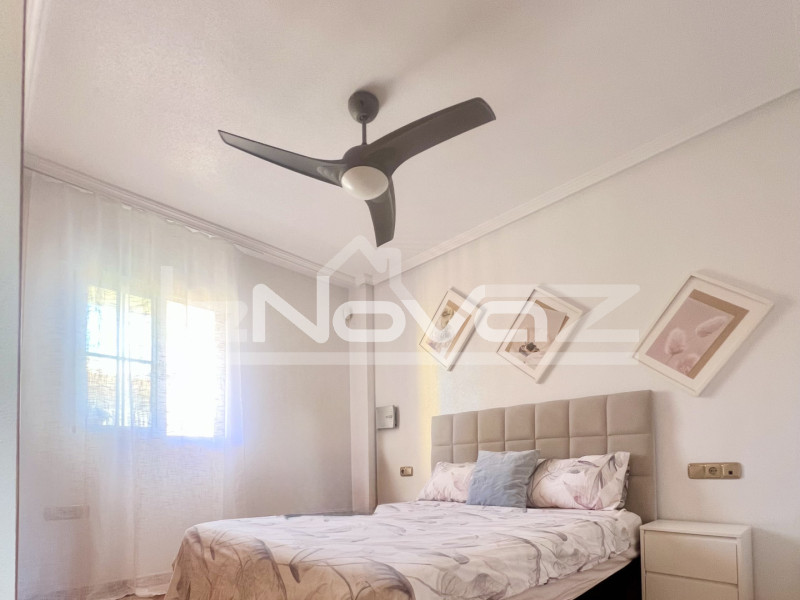 Sonnige Zweizimmerwohnung im ruhigen Viertel Lomas de Cabo Roig.. #2077