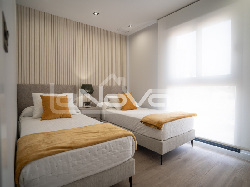 Bungalow avec trois chambres à Punta prima . #2086