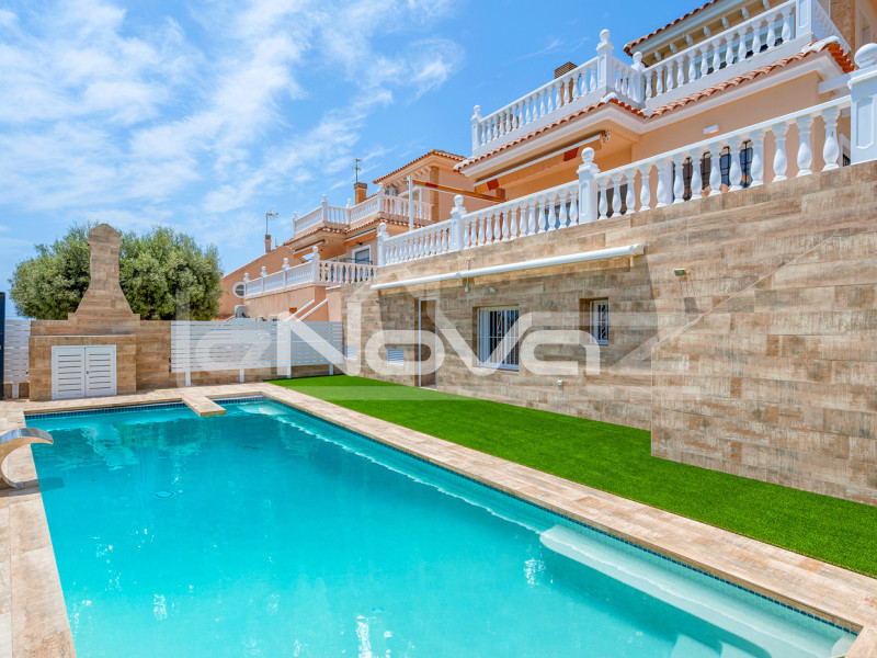 Villa mit vier Schlafzimmern in La Mata. #2088