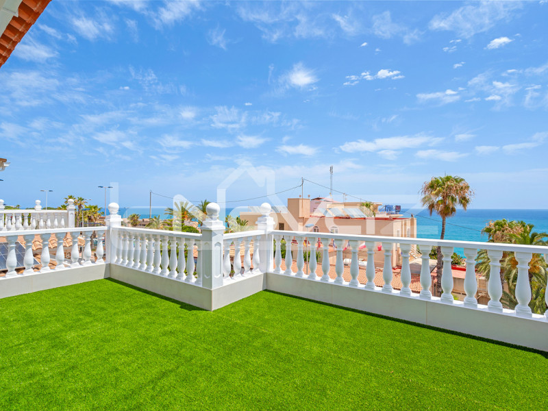Villa mit vier Schlafzimmern in La Mata. #2088