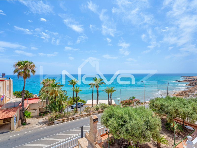 Villa mit vier Schlafzimmern in La Mata. #2088