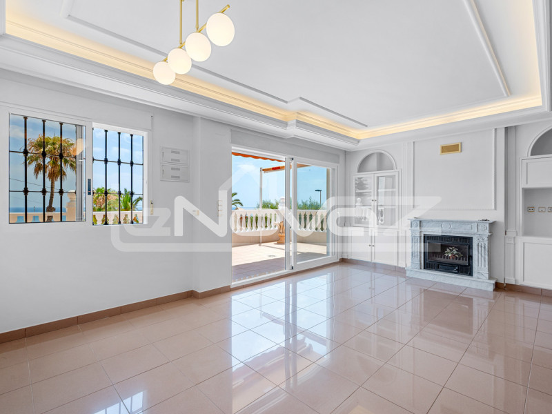 Villa mit vier Schlafzimmern in La Mata. #2088