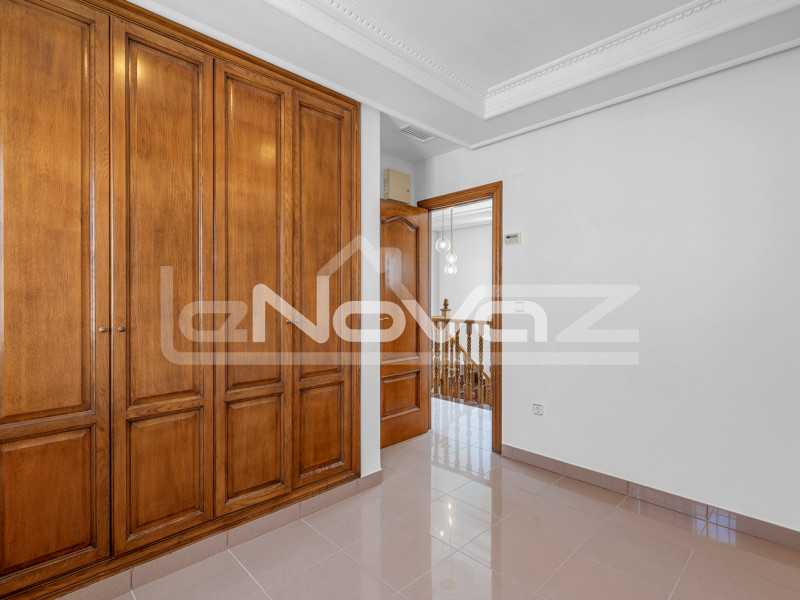 Villa mit vier Schlafzimmern in La Mata. #2088