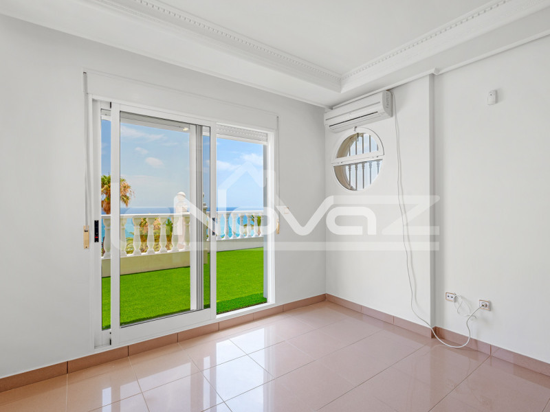 Villa mit vier Schlafzimmern in La Mata. #2088