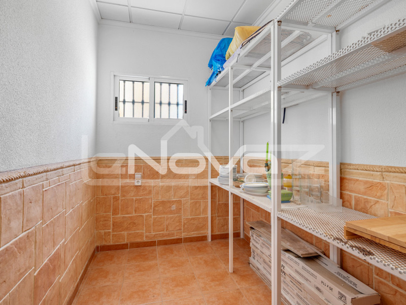 Villa mit vier Schlafzimmern in La Mata. #2088